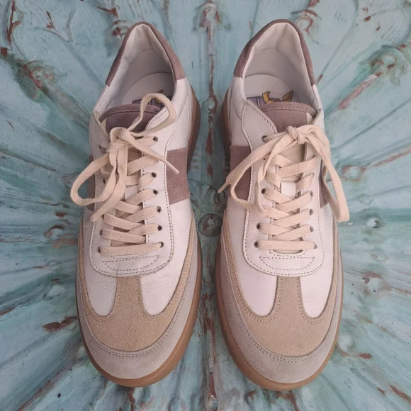 😃NWOT COLLEGIUM x DISCORD Sneakers - Picture 1 of 11